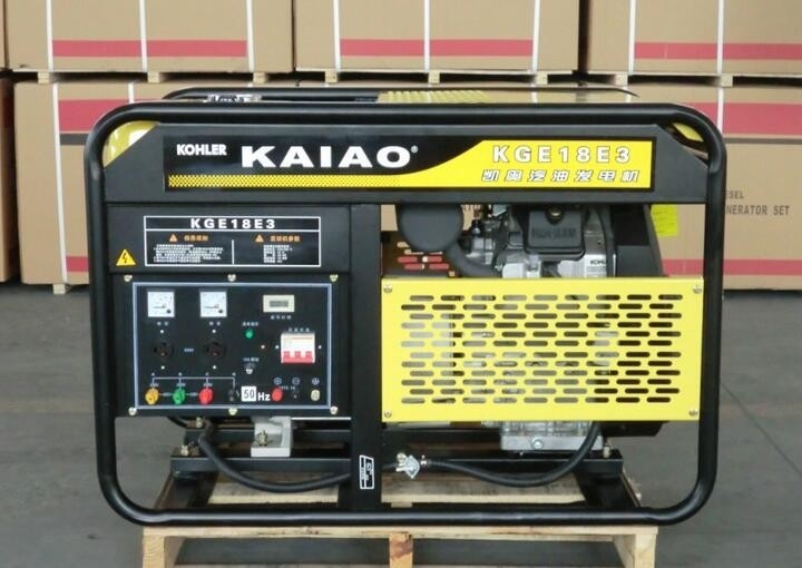 OHV 15kva 25L Yakıt Tankı Hava Soğutucu Benzin Jeneratörü Düşük Yağ Alarmı Sistemi KGE18E